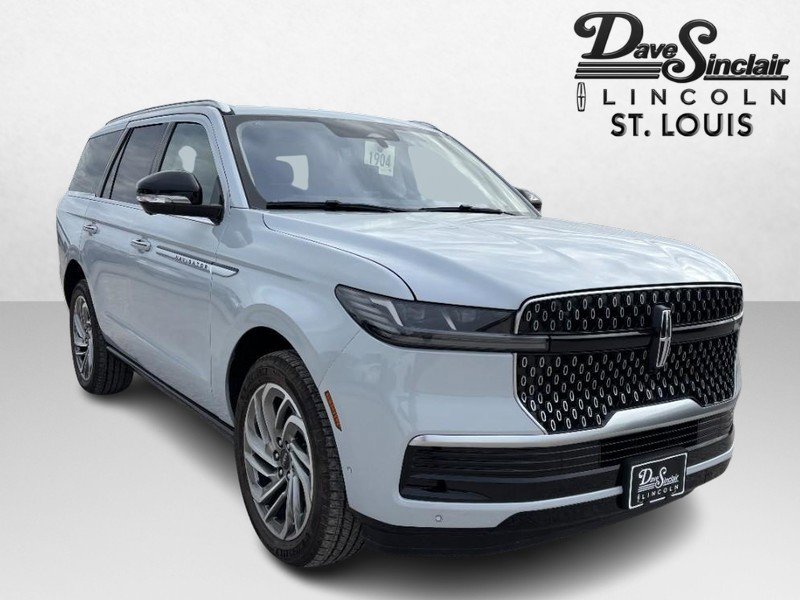 New 2025 Lincoln Navigator Reserve image 3