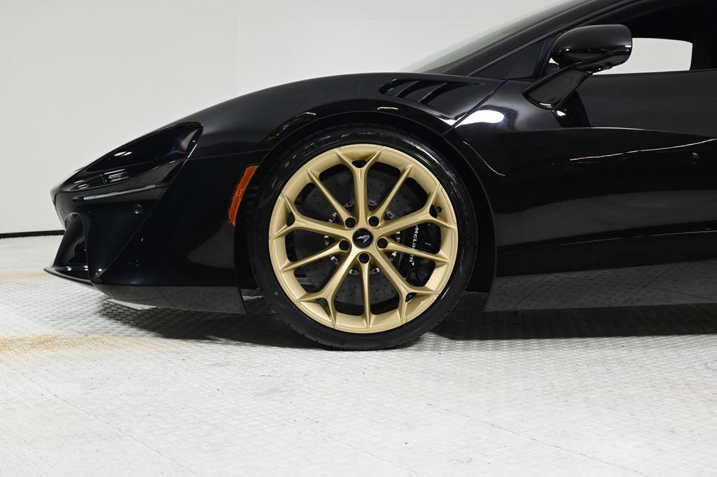New 2026 McLaren Artura image 25