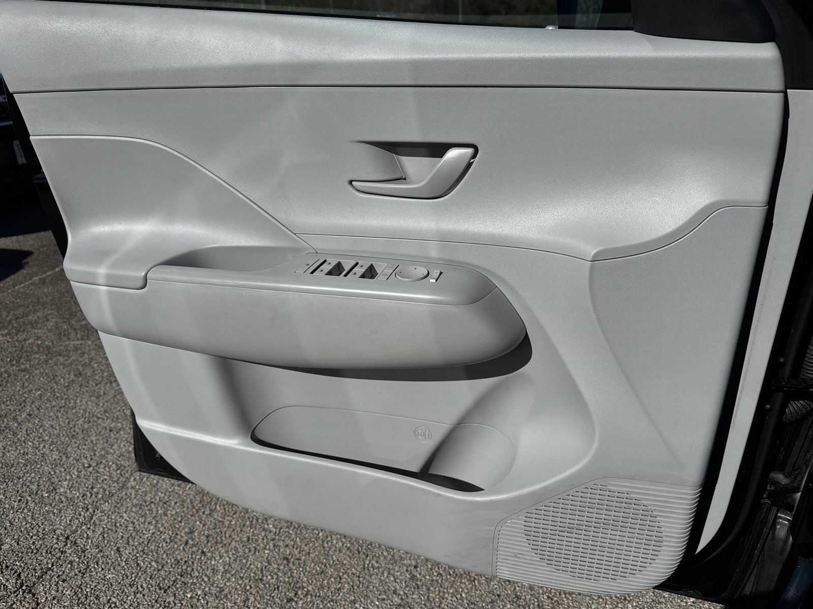 Used 2025 Hyundai Kona SEL image 10