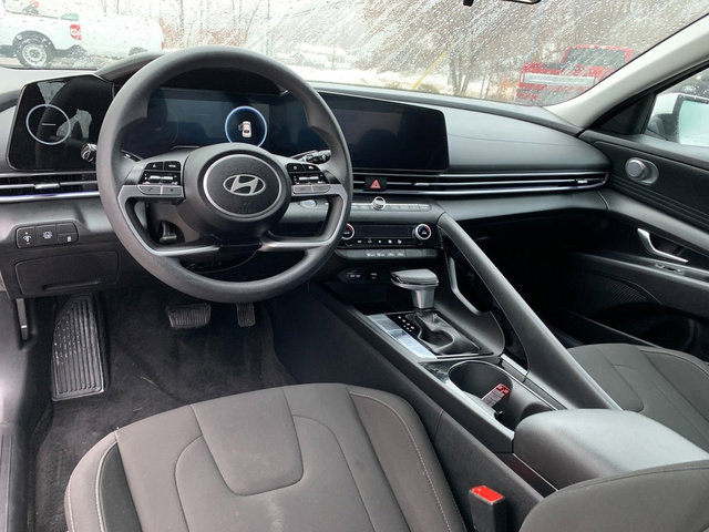 Used 2024 Hyundai Elantra Blue image 19