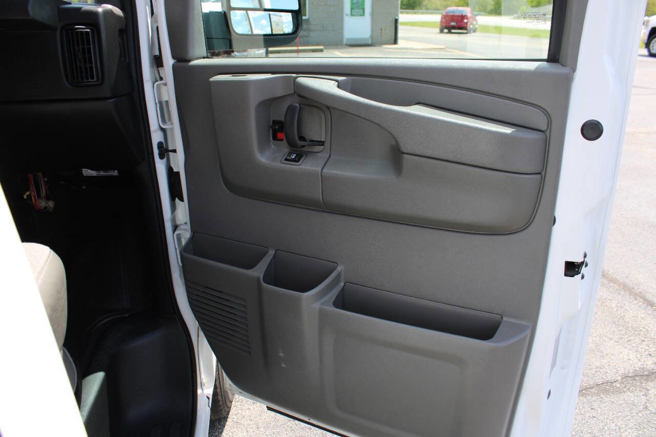 Used 2014 GMC Savana 1500 LT w/ LT Preferred Equipment Group RWD image 36