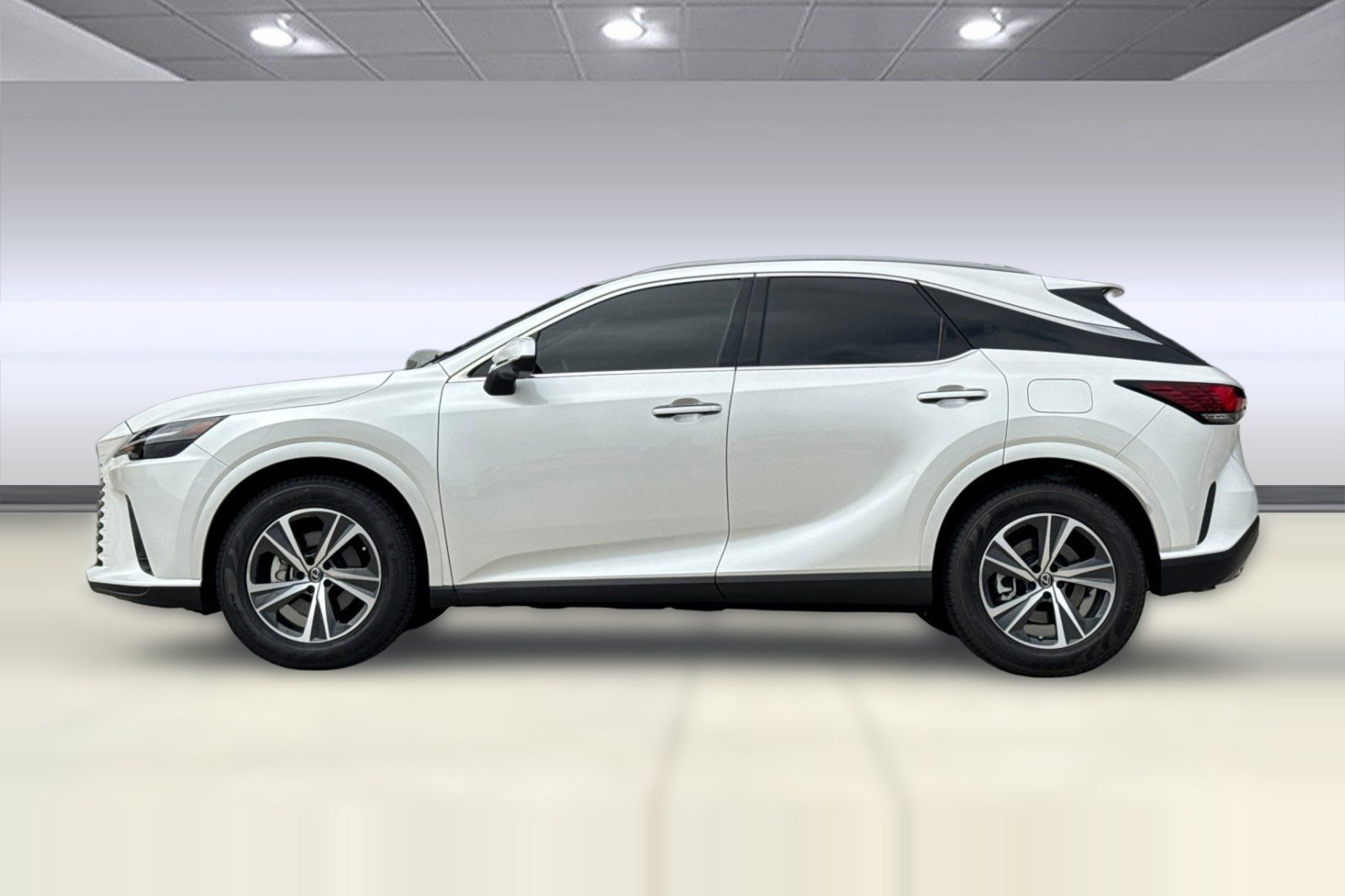 Used 2024 Lexus RX 350 Premium w/ Accessory Package (Z1) FWD image 2