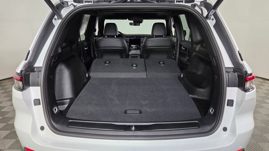 New 2025 Jeep Grand Cherokee Altitude image 10