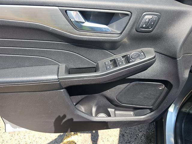 Certified 2022 Ford Escape Titanium w/ Class II Trailer Tow Package image 6