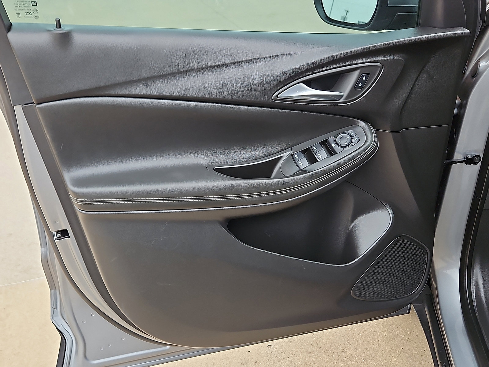 Used 2025 Buick Encore GX Preferred FWD image 13