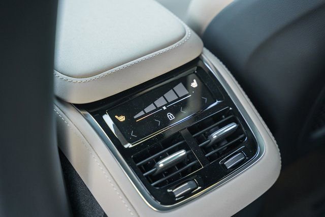 New 2026 Volvo XC90 B6 Plus image 35