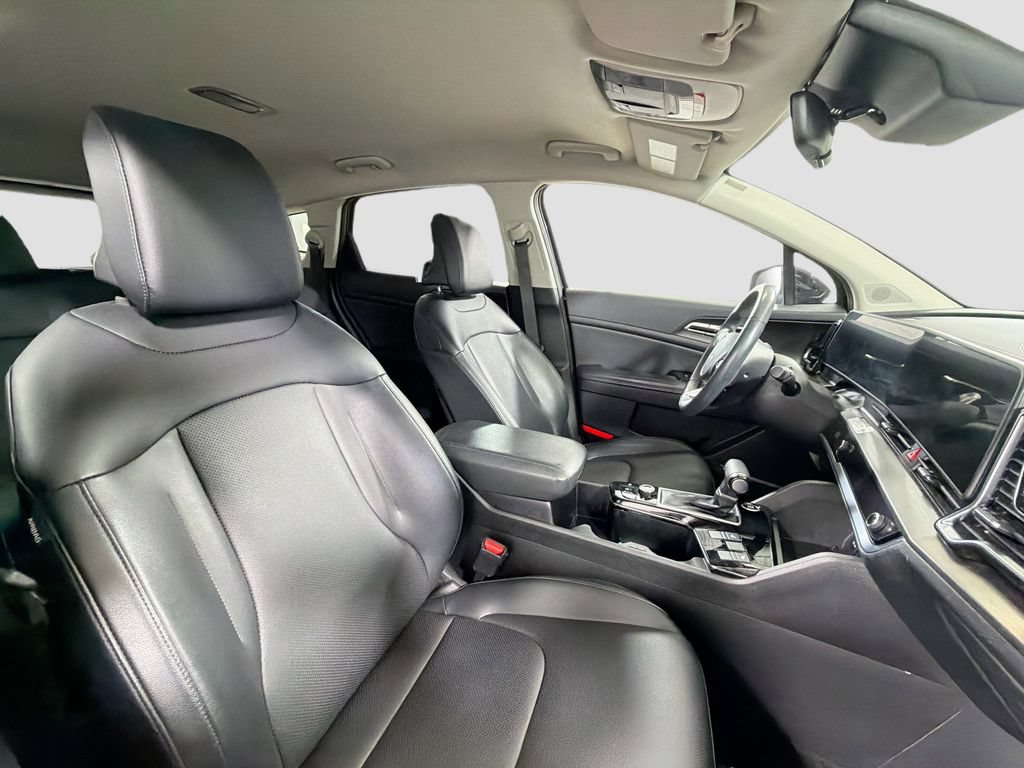Used 2023 Kia Sportage EX FWD image 29