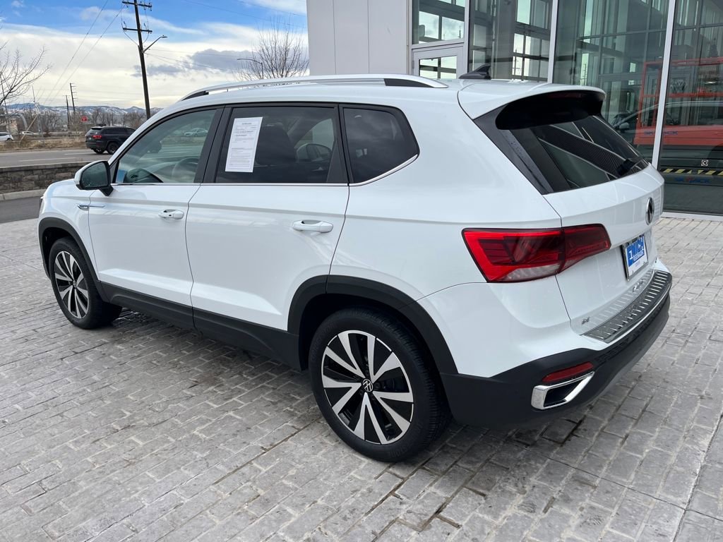 Certified 2023 Volkswagen Taos SE w/ Panoramic Sunroof Package image 5