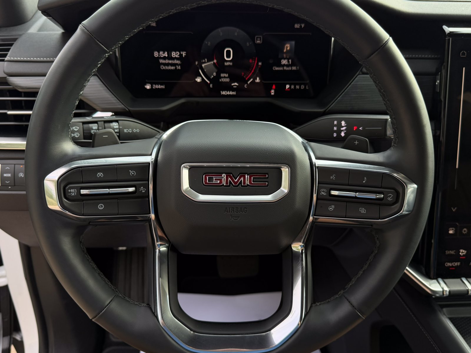 Used 2026 GMC Acadia Elevation w/ Elevation Premium Package FWD image 21