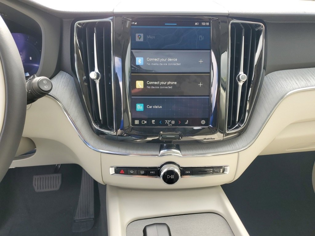 New 2025 Volvo XC60 B5 Plus w/ Protection Package Premier image 9