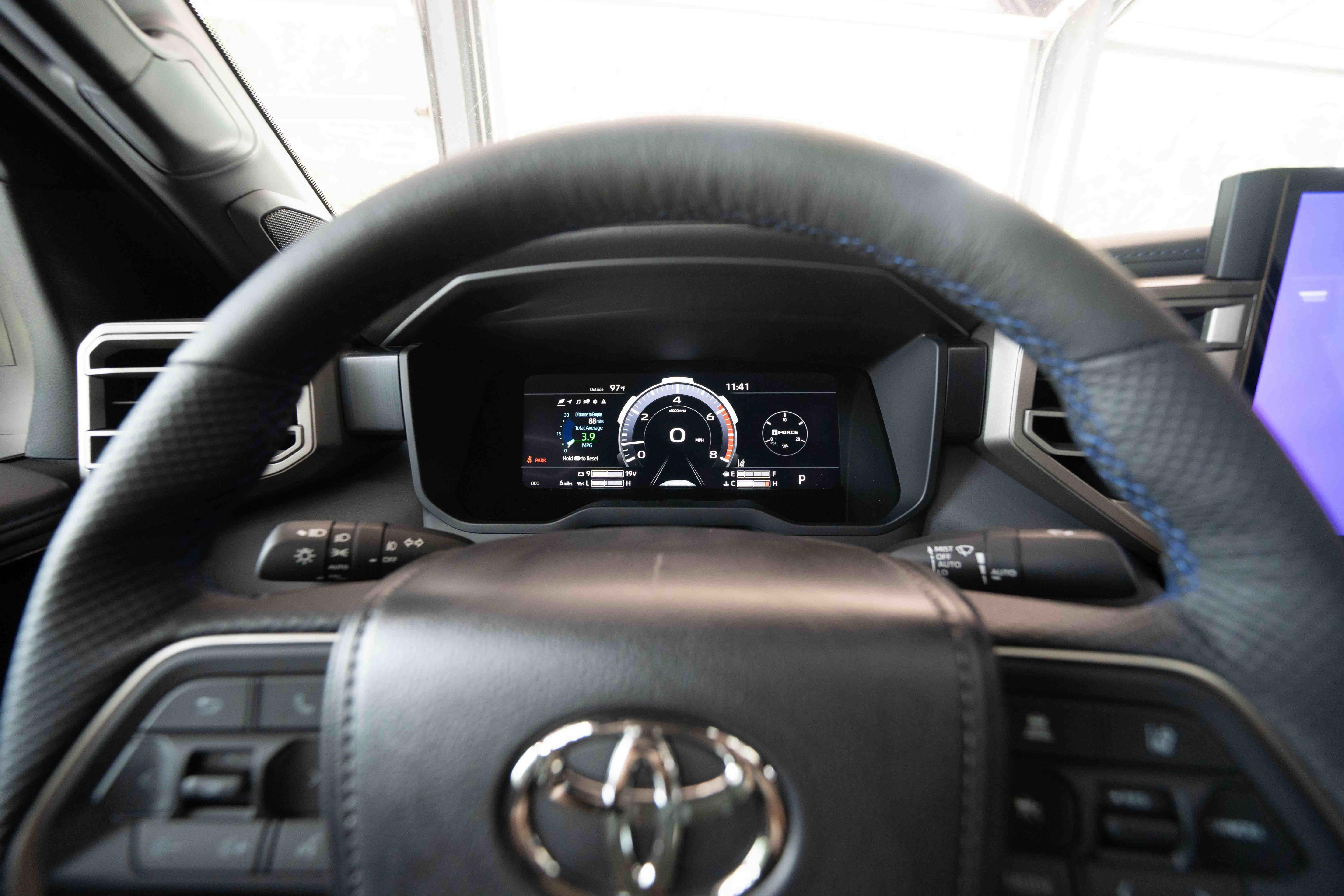 New 2026 Toyota Tundra Platinum w/ TRD Off-Road Package AWD/4WD image 15
