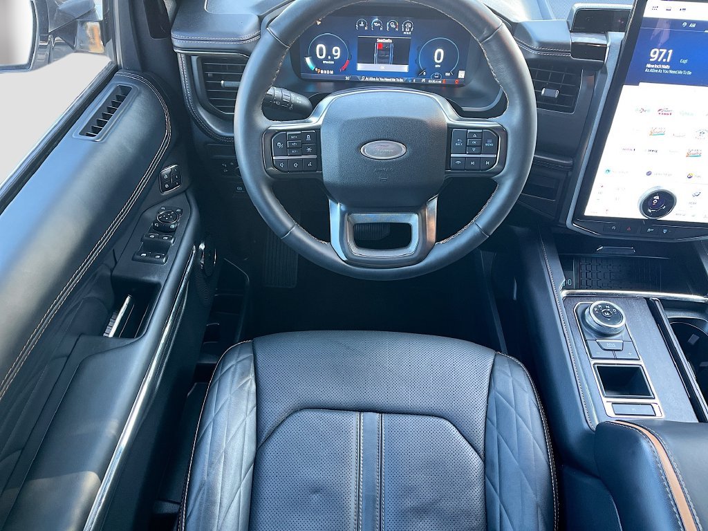 Used 2024 Ford Expedition Platinum RWD image 24