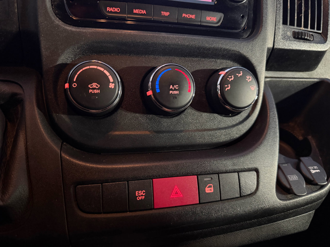 Used 2020 RAM ProMaster 1500 image 23