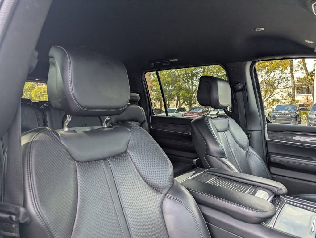 Used 2022 Jeep Wagoneer Series III image 11