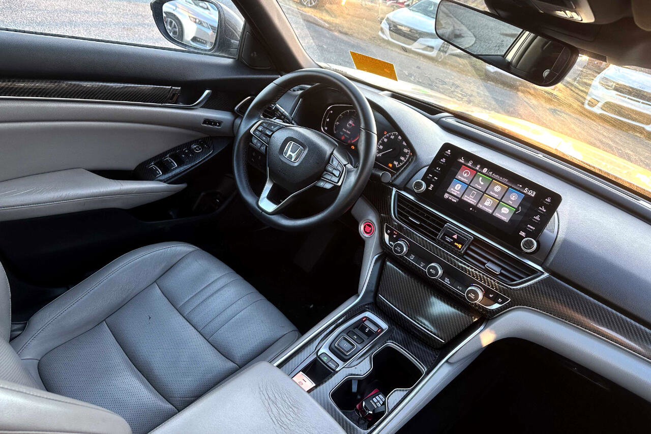 Used 2018 Honda Accord Touring image 14