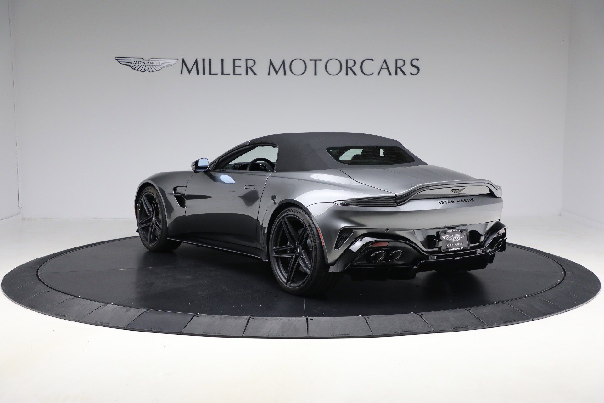 New 2026 Aston Martin V8 Vantage Roadster image 17