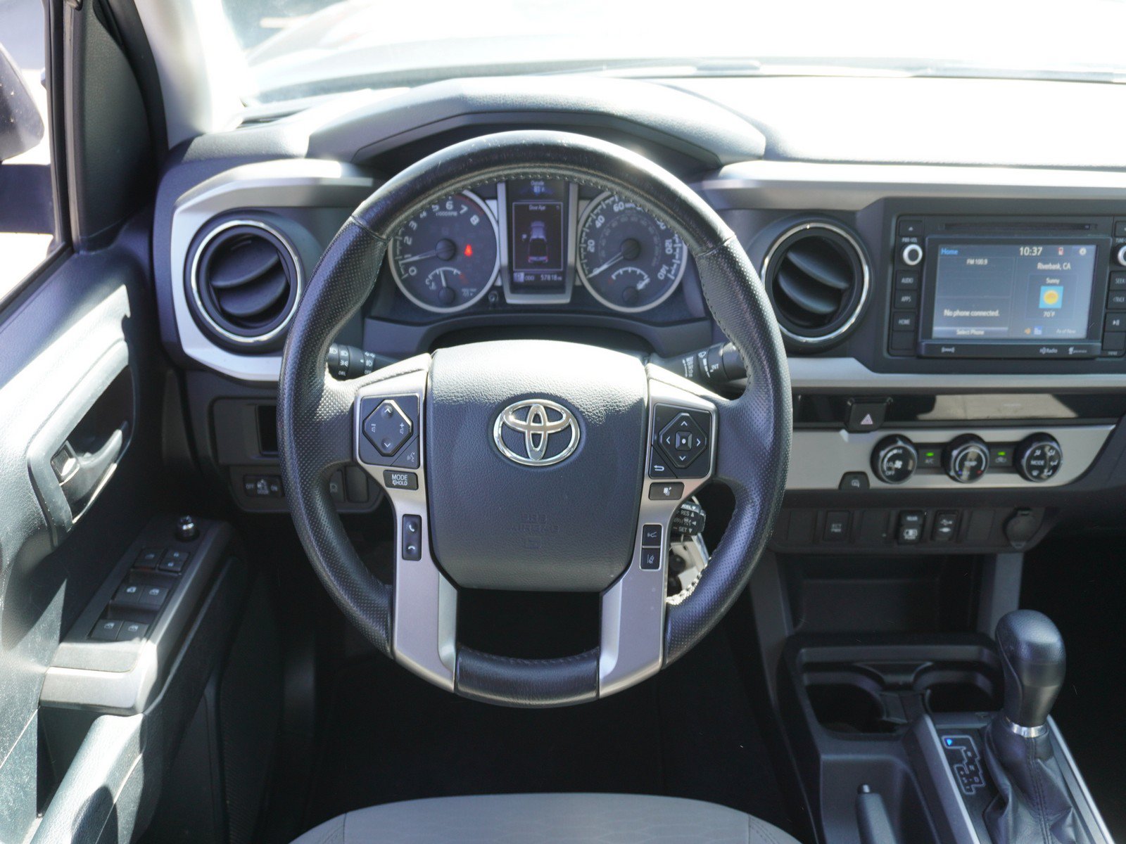 Used 2018 Toyota Tacoma SR5 RWD image 15