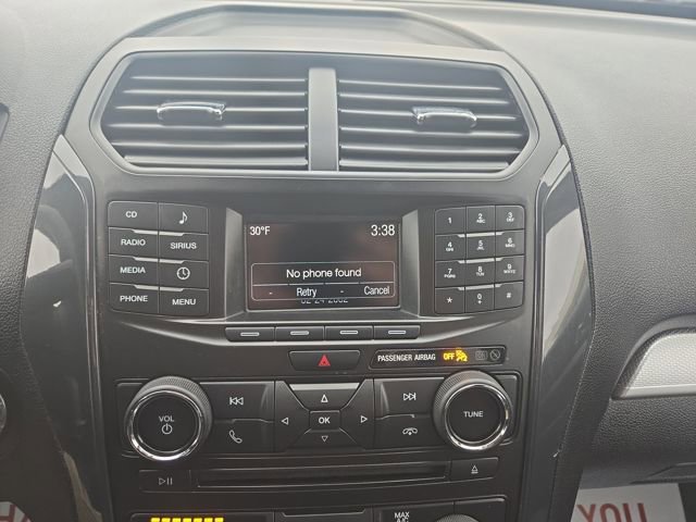 Used 2017 Ford Explorer XLT image 18