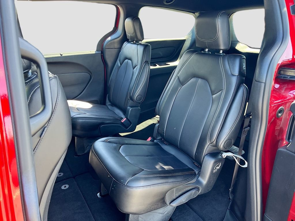 Certified 2025 Chrysler Pacifica Select image 23