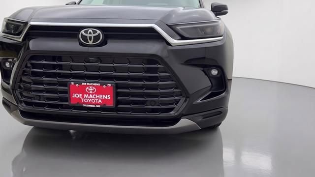 Used 2026 Toyota Grand Highlander AWD image 12