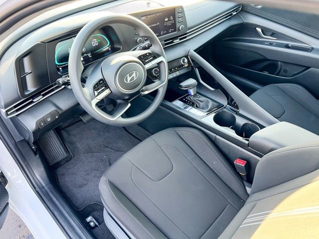 New 2026 Hyundai Elantra Hybrid w/ Cargo Package FWD image 16