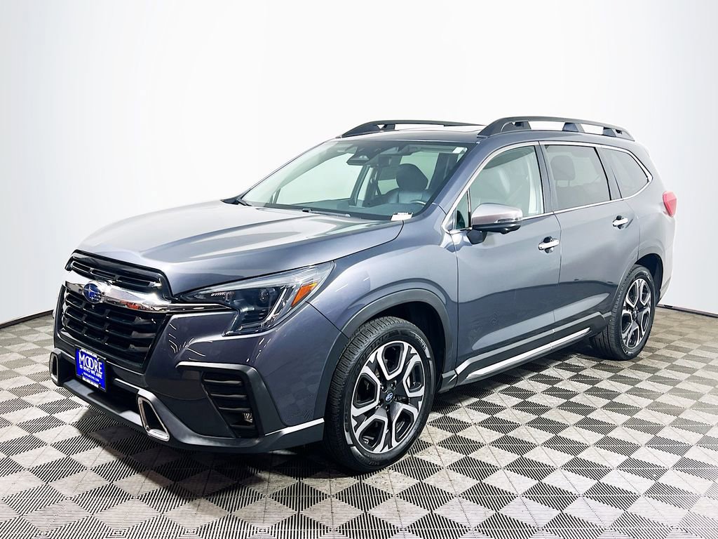 Used 2023 Subaru Ascent Touring image 3