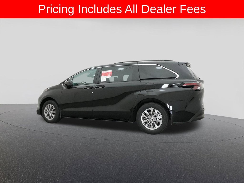 New 2026 Toyota Sienna LE FWD image 39