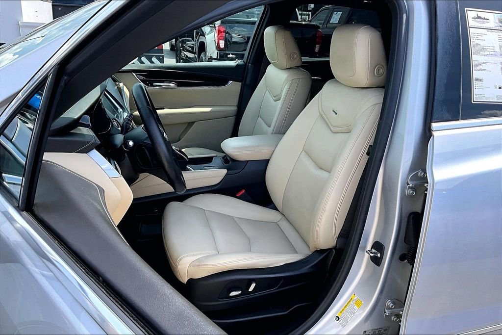 Used 2018 Cadillac XT5 FWD image 23