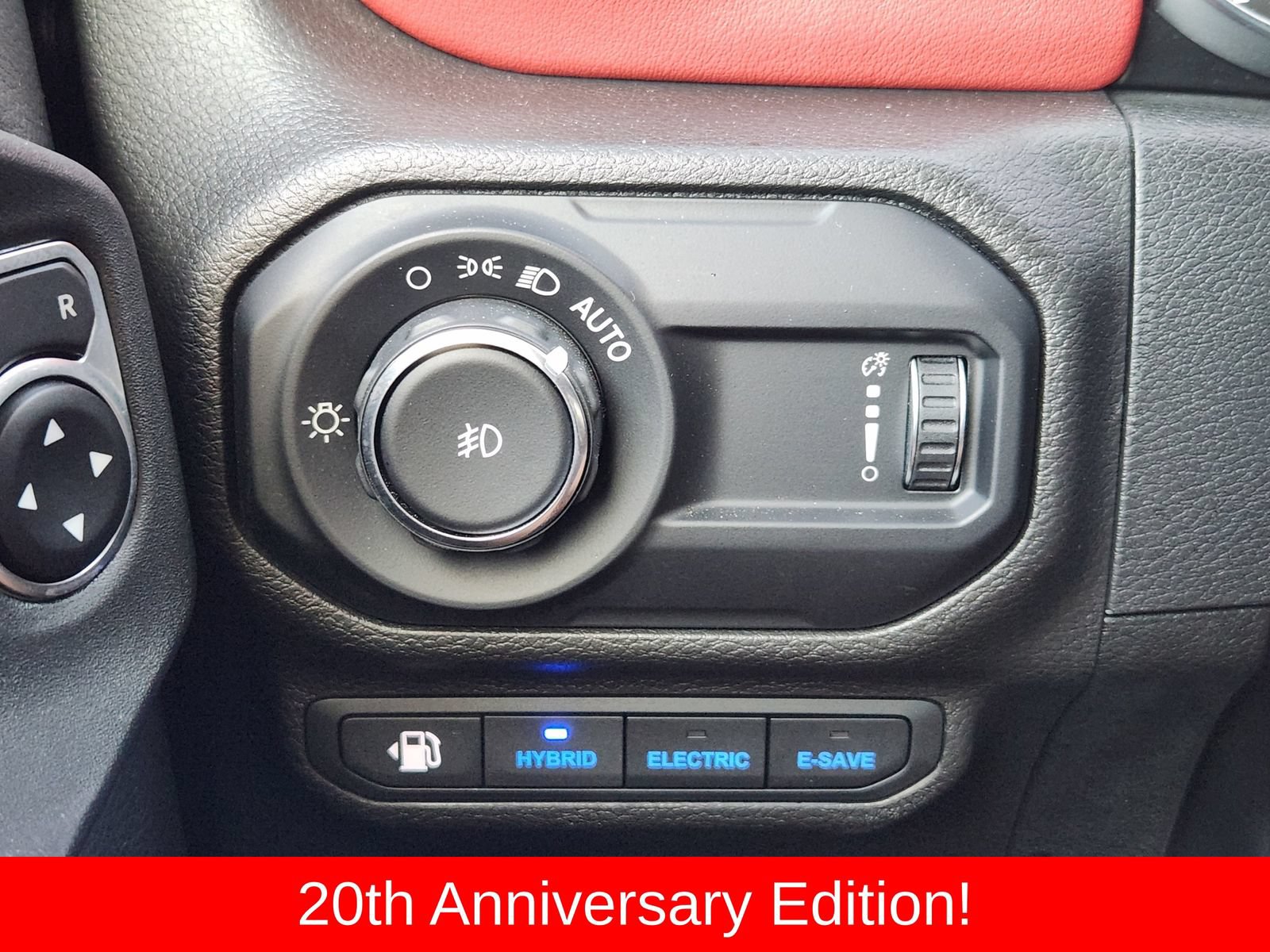 Certified 2023 Jeep Wrangler Unlimited Rubicon 4xe AWD/4WD image 32