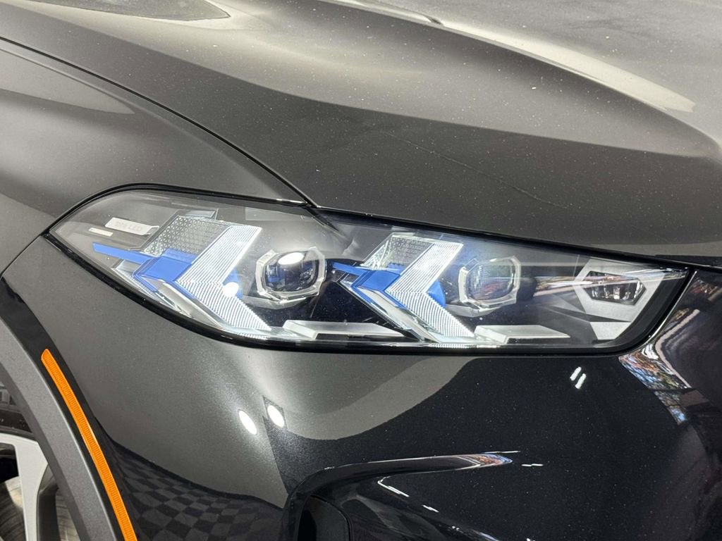 Used 2025 BMW X5 xDrive50e w/ Premium Package image 15