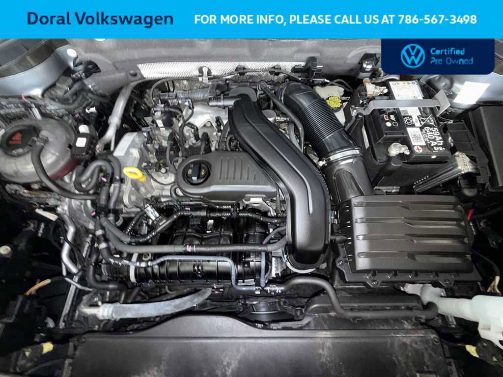 Certified 2024 Volkswagen Taos SE image 12