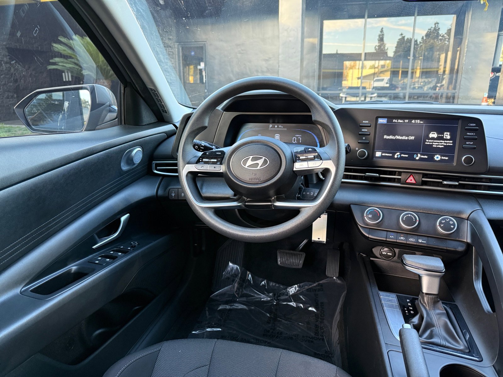 Used 2024 Hyundai Elantra SE image 22