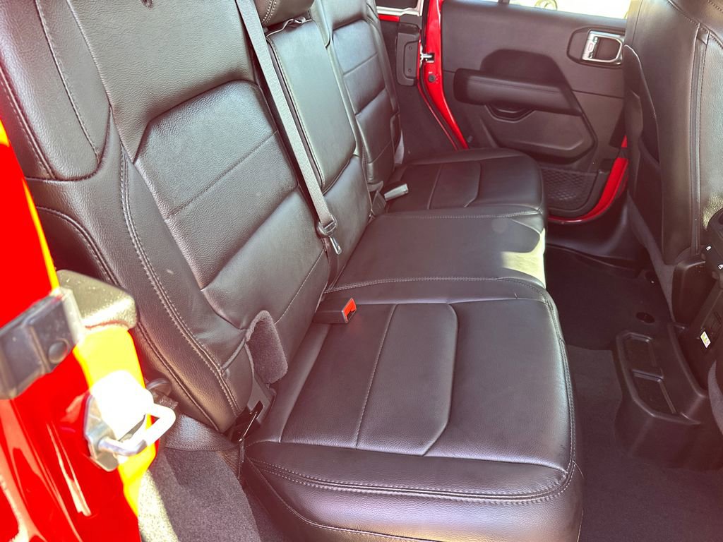Used 2022 Jeep Wrangler Unlimited Sahara image 15