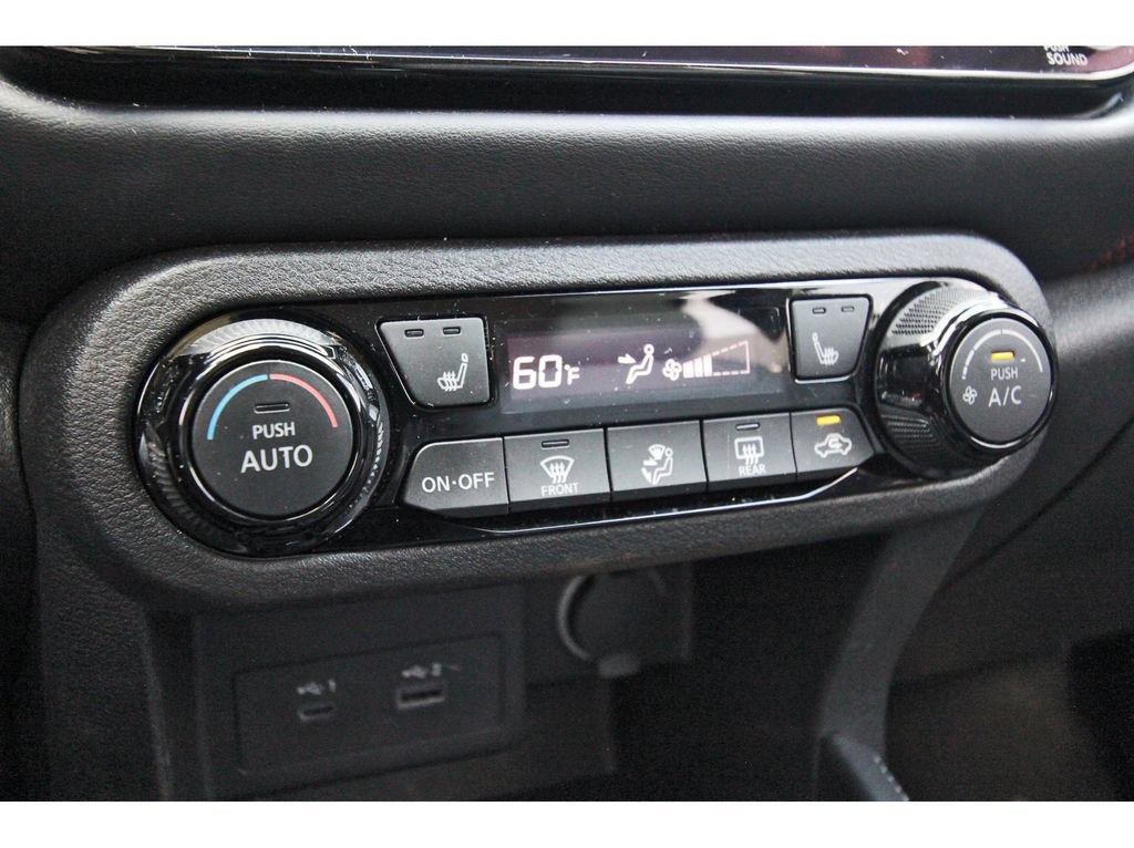 Used 2023 Nissan Kicks SR w/ SR Premium Package FWD image 12
