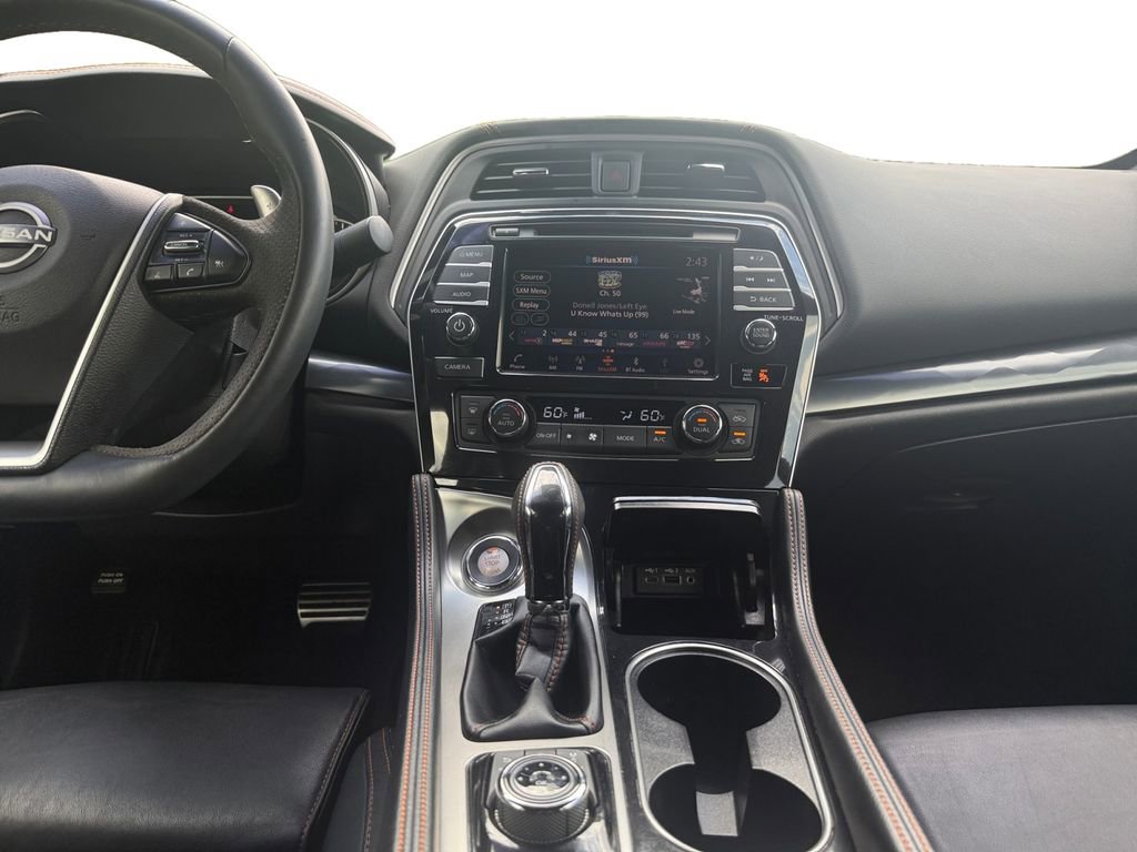 Used 2023 Nissan Maxima SR w/ Sport Mat Group FWD image 11
