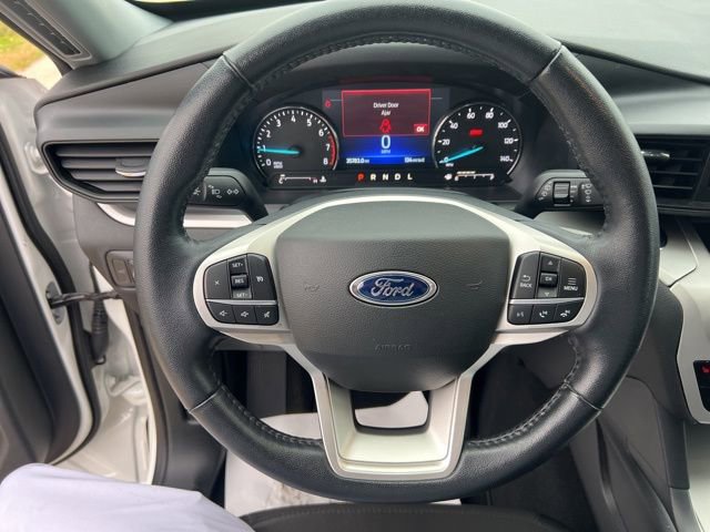 Used 2022 Ford Explorer XLT image 22