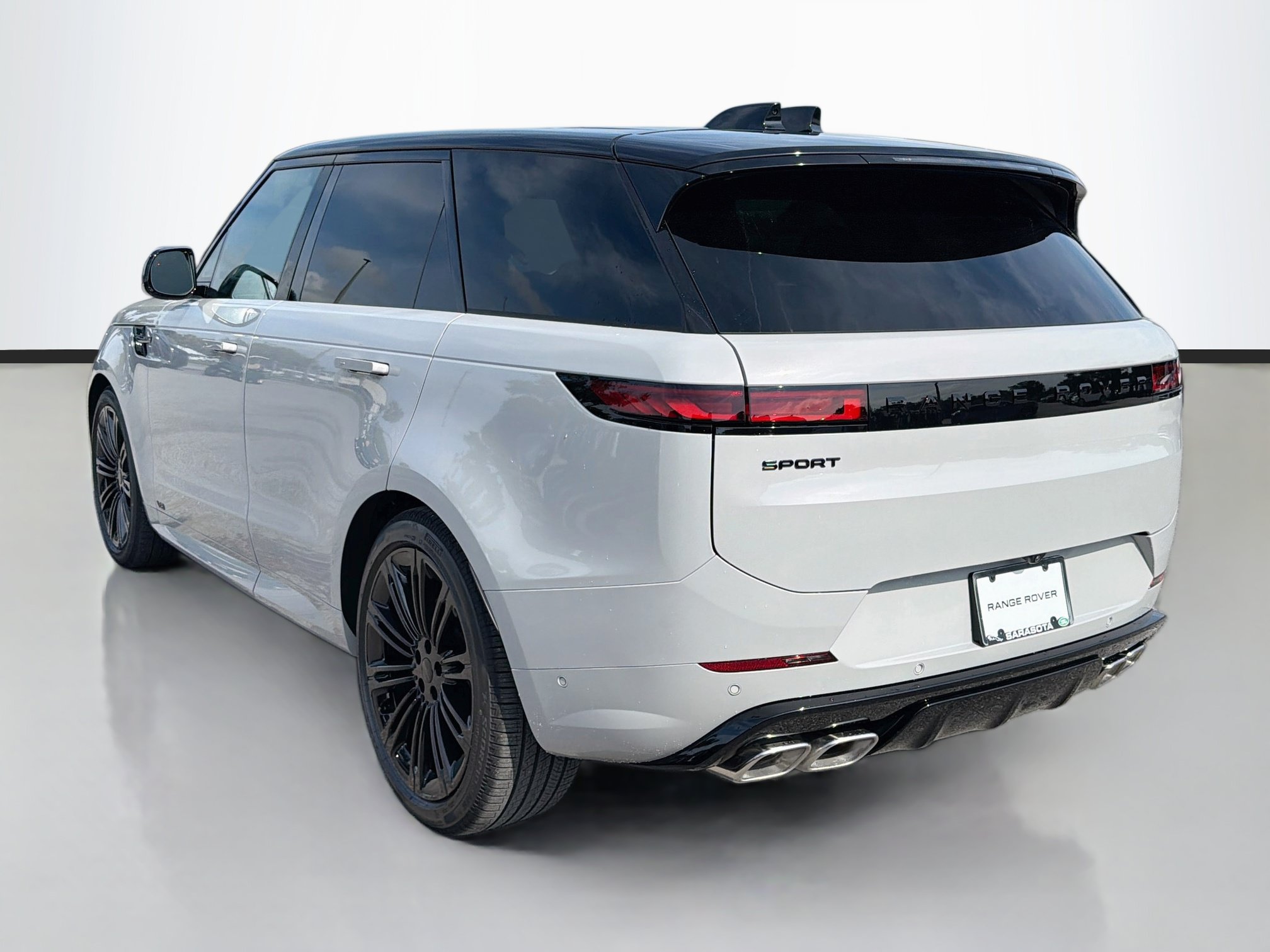 New 2027 Land Rover Range Rover Sport Dynamic SE AWD/4WD image 3