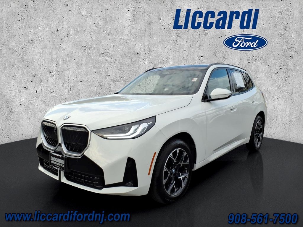 Used 2025 BMW X3 xDrive30i AWD/4WD image 3