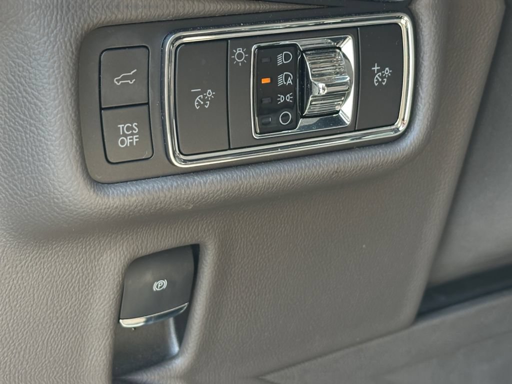 Used 2022 Lincoln Nautilus Reserve w/ Equipment Group 201A FWD image 22