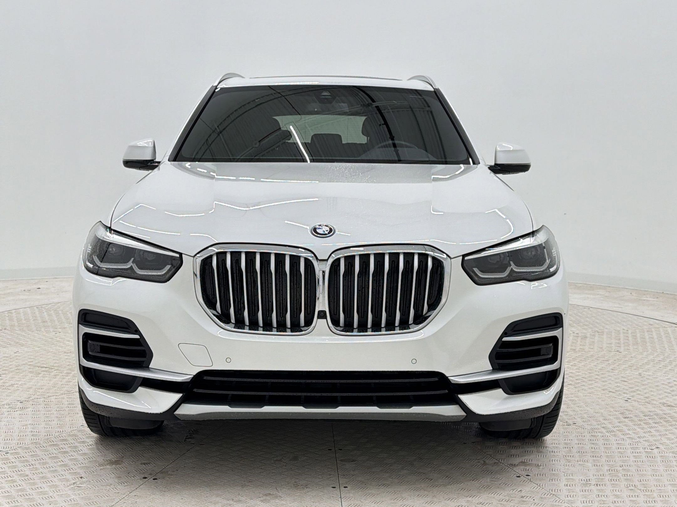 Certified 2023 BMW X5 xDrive45e w/ Climate Comfort Package image 6