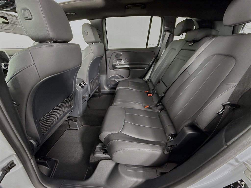 Used 2025 Mercedes-Benz GLB 250 4MATIC image 26