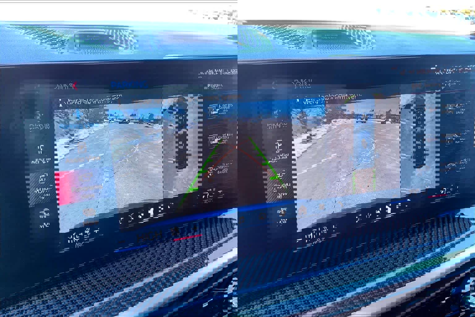 Used 2024 BMW X7 M60i image 29