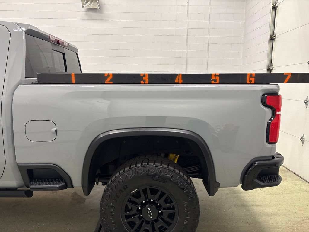 Used 2025 Chevrolet Silverado 2500 ZR2 w/ Technology Package AWD/4WD image 13