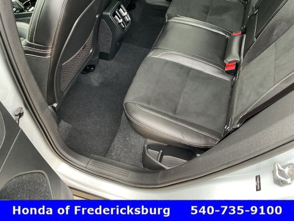 Used 2020 Volvo XC40 T5 R-Design AWD/4WD image 24
