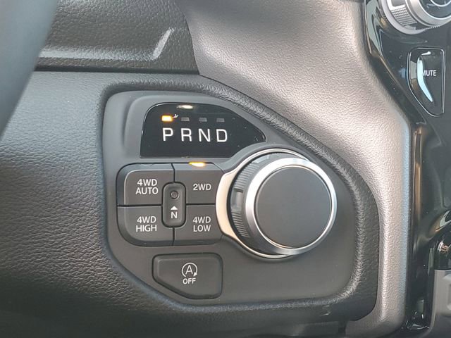 New 2026 RAM 1500 4x4 Crew Cab image 9