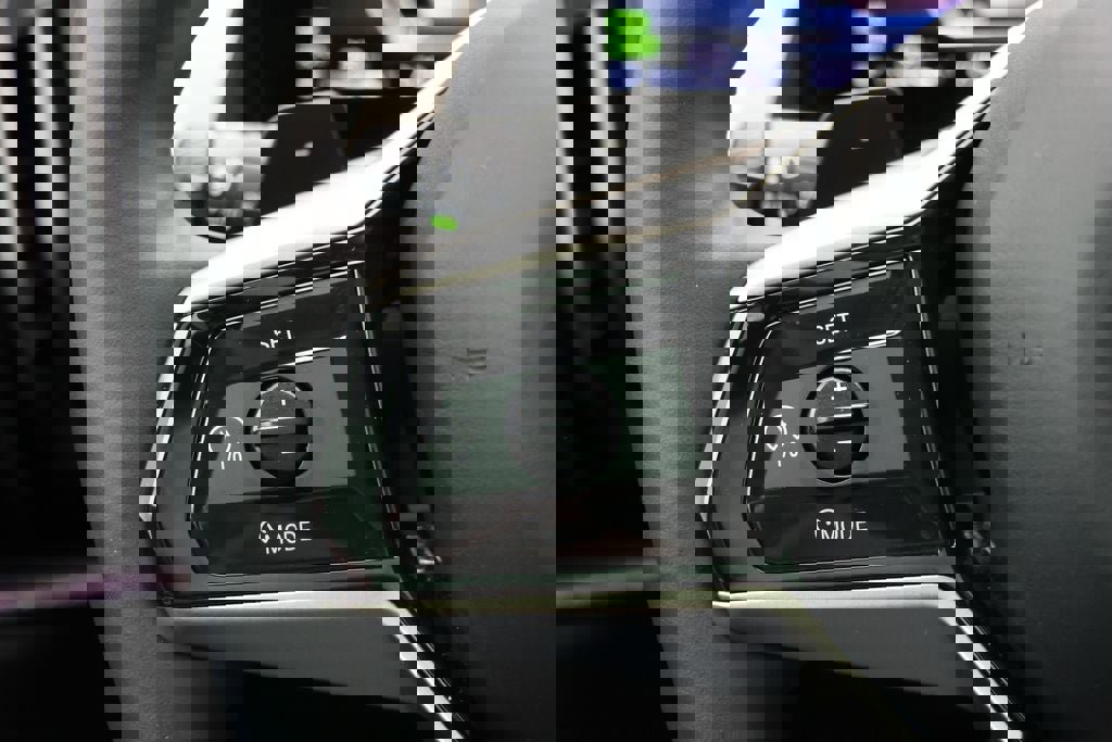 Used 2025 BMW X3 xDrive30i w/ Premium Package image 19