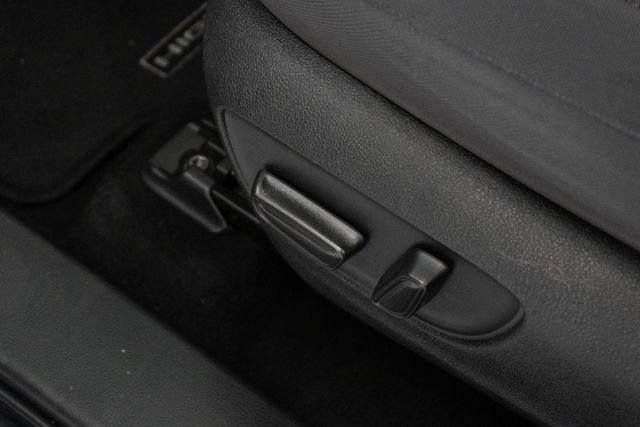 Used 2022 Toyota Highlander L FWD image 12