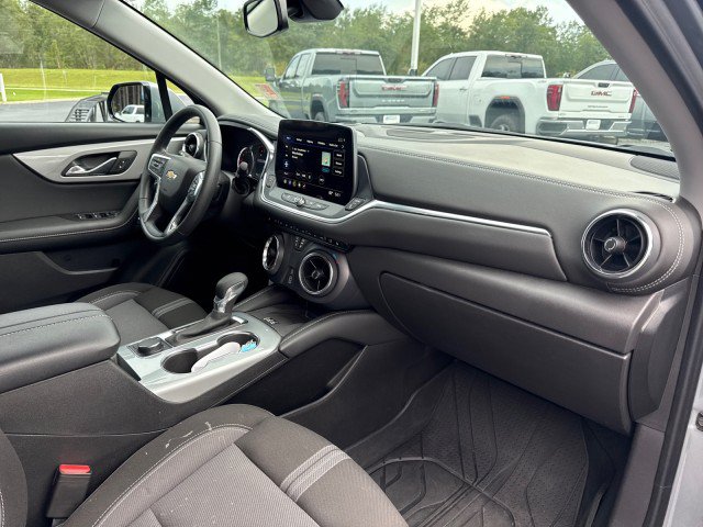 Used 2025 Chevrolet Blazer LT w/ Convenience Package FWD image 10