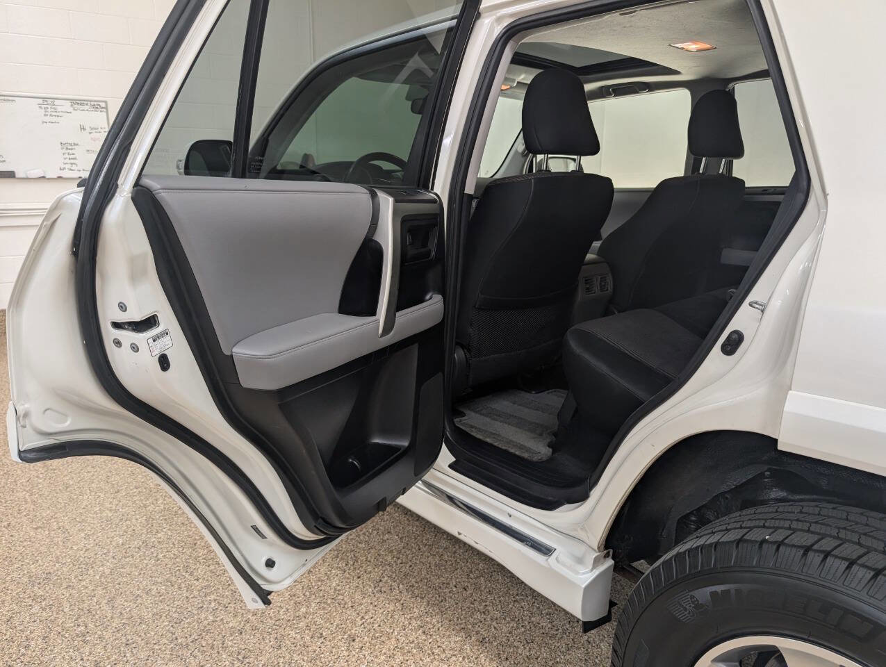 Used 2010 Toyota 4Runner SR5 image 12