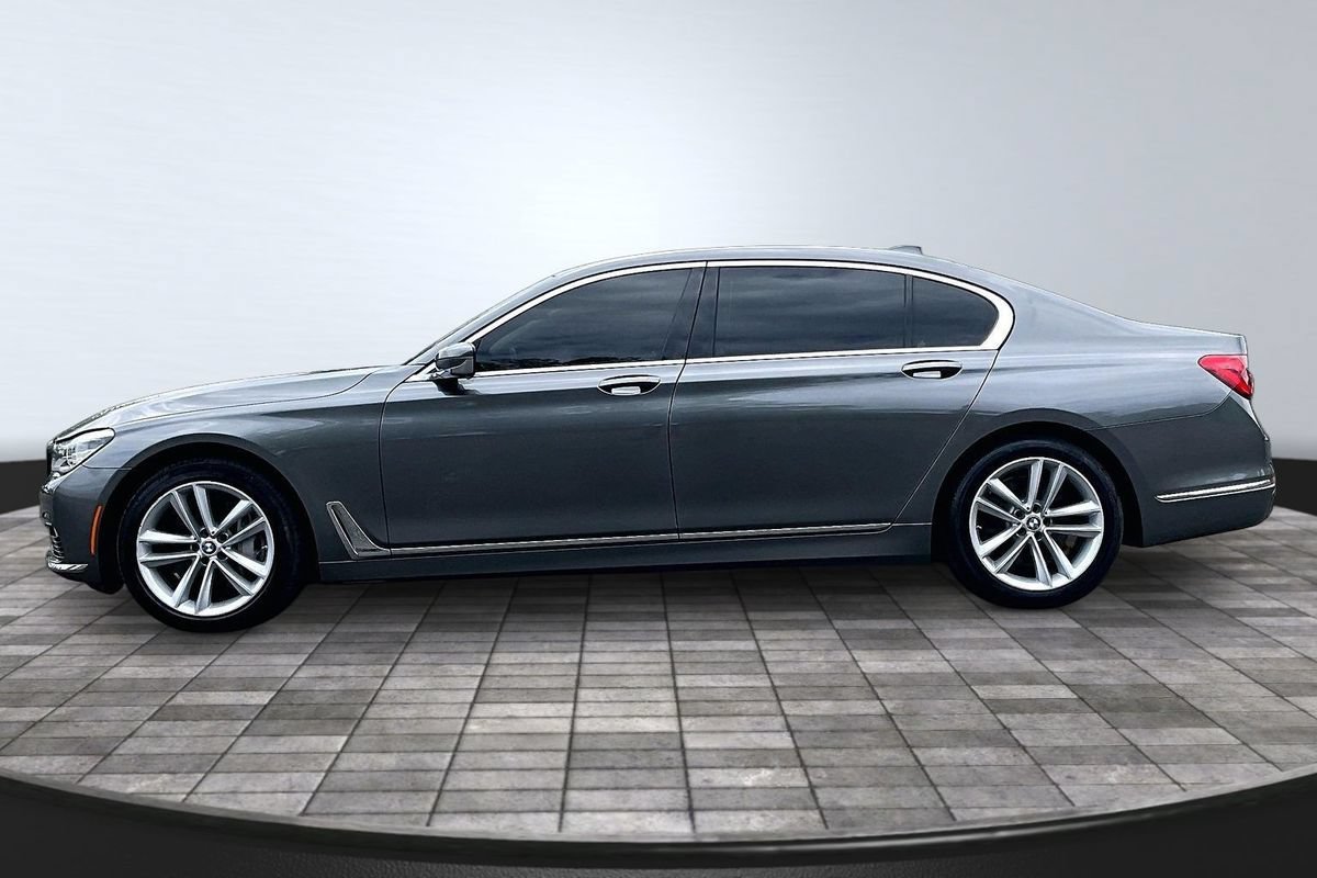 Used 2018 BMW 750i xDrive AWD/4WD image 4